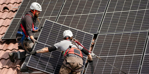 Több száz vállalkozó várja a napelemes pénzét az államtól