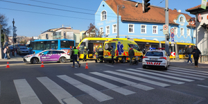 Videón, ahogy a Kolosy téren busszal ütközött a villamos