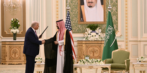 Trump 142 milliárd dolláros fegyverüzletet kötött Szaúd-Arábiával