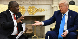 Trump megzelenszkijezte az ovális irodában a dél-afrikai elnököt is