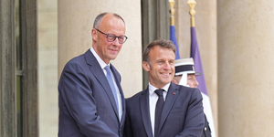 Párizsba vezetett az új német kancellár első útja, Macronnal találkozott