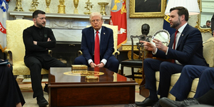FT-kommentár: Trump keleti politikájának a foglya lett