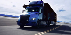A Daimler Truck új kamionjába már nem kell sofőr – videó
