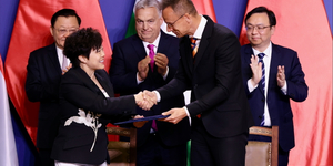 The Daily Telegraph-cikk: Az EU-pária Magyarország segít Kínának megindítani az elektromos autók invázióját