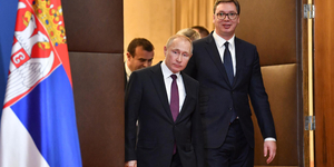 Vucic bejelentette, hogy az oroszokkal együtt vizsgálják ki az Ukrajnának küldött szerb fegyverszállítmányok ügyét