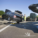 Autók potyogtak le egy trélerről az M5-ösön