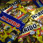 Hat csomag gumicukorral szúrta ki a Haribo a több millió eurós csekk megtalálójának szemét