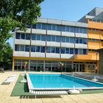 Most kell bedőlt luxushotelt venni a Balatonnál