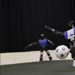 Elesik, de feláll, aztán belövi a gólt – egyre ügyesebbek a robotfocisták