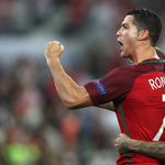 Ötezer eurót fizethetnek a portugálok a pályára befutó Ronaldo-rajongó miatt