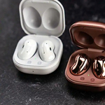 Küszöbön az AirPods Pro megszorongatója, a Galaxy Buds Pro