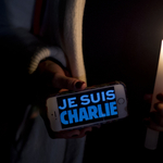 Gesztust tett a Charlie Hebdo munkatársainak a Mohamed-karikatúra alkotója