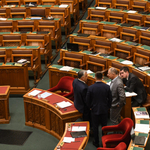 Rejtélyes módon kerülnek a parlamenti fiókba egyes törvényjavaslatok