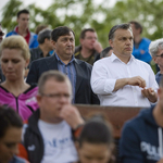 Török Gábor megmutatta, hogyan nem hagyják aludni a Fidesz-tábort