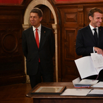 Macron a legjelentősebb francia állami kitüntetést adta a távozó Merkelnek