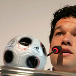 Ballack elhagyja a Chelsea-t, visszatér a Bundesligába