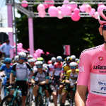 Százak köszöntötték örömtekeréssel a Giro d'Italia magyar sztárjait a Városligetben