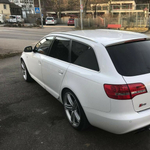 Eladó egy Audi S6-os, amely nem titkolja, melyik focistáé volt