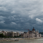 Fotó: posztapokaliptikus felhők Budapest felett