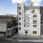 Rombolva alkot / Vhils, az egyik legjelentősebb street art művész