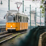 Halálra gázolt egy idős nőt a 2-es villamos a Fővám térnél