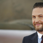 Tom Hardy betoppant egy jiu-jitsu versenyre, majd minden ellenfelét legyőzve meg is nyerte azt