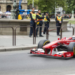 Fotók: A Lánchídnál repesztett Räikönnen Ferrarija