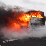 Fotó: Így lángolt a busz az M7-esen