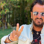 81 évesen, több mint fél évszázaddal a Beatles feloszlása után átvette diplomáját Ringo Starr