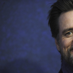 Jim Carrey az egyetlen, aki kiállt a levágott Trump-fejjel fotózkodó komikus mellett