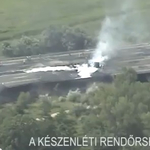 Így oltottak a megolvadt, füstölő M7-esen – légi videó