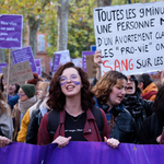 Az abortuszjog alkotmányba foglalását szavazták meg a francia törvényhozók