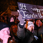 Tüntetés volt a Fazekas-gimnáziumnál, már több mint 30 iskolából csatlakoztak a polgári engedetlenséghez