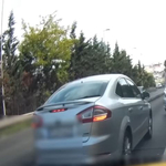 A Hegyalja úti buszsávban hajtott szemben egy autós a forgalommal – videó