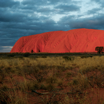 Betiltják az Uluru megmászását, mert nem játszótér