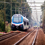 Tatánál ismét bebizonyosodott, hogy nyitott sorompónál is jöhet a vonat