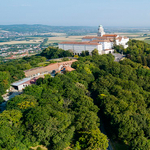 Ellopták Pannonhalmáról Radnóti Miklós szobrát