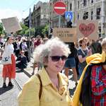 Spontán tüntetésből blokád és piknik – a katatörvény elleni megmozdulás képekben