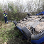 Felborult egy Volkswagen, két ember meghalt Emőd közelében