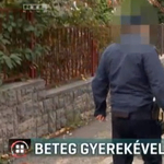 Beteg gyermekével együtt lakoltattak ki egy nőt Pécsen