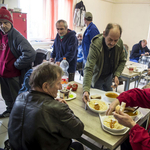 Így látja a hajléktalanok és a migránsok ügyét a Jezsuita Menekültszolgálat koordinátora