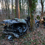 Fának csapódott egy autó Zalaegerszegnél, ketten meghaltak