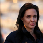 Angelina Jolie újabb eltávolító műtétjéről vallott a New York Timesban