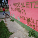 Cigányellenes feliratok Nagykanizsán: feljelentést tesznek jogvédők