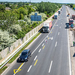 Betonelemekre cserélik az acélkorlátot – biztonságosabb lesz az M7-es Siófoknál