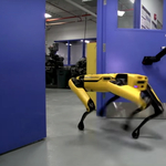 Mostantól bárki képes lehet "betanítani" a Boston Dynamics robotkutyáját