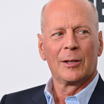 Családi videón, amint Bruce Willis lányaival vidámparkozik