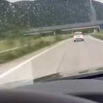 200 km/h-val repesztett a BMW, de nem érte utol a Fiat Pandát – videó