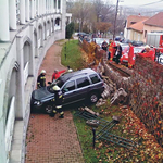 Egymillió forintba került a kerítést átszakító parkolás