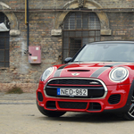 Mini John Cooper Works-teszt: csak dobálnád bele a zsetont, mint a dodzsembe